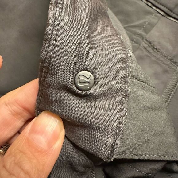 Lululemon gray athletic shorts 30 - Picture 3 of 7